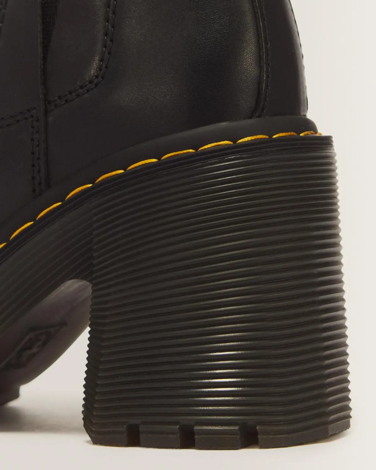 Hot Spence Leren Chelsea Boots met Uitlopende Hak WOMENS Hakken|Enkellaarzen